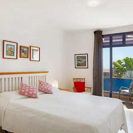 Free Airport Shuttle And Parking *